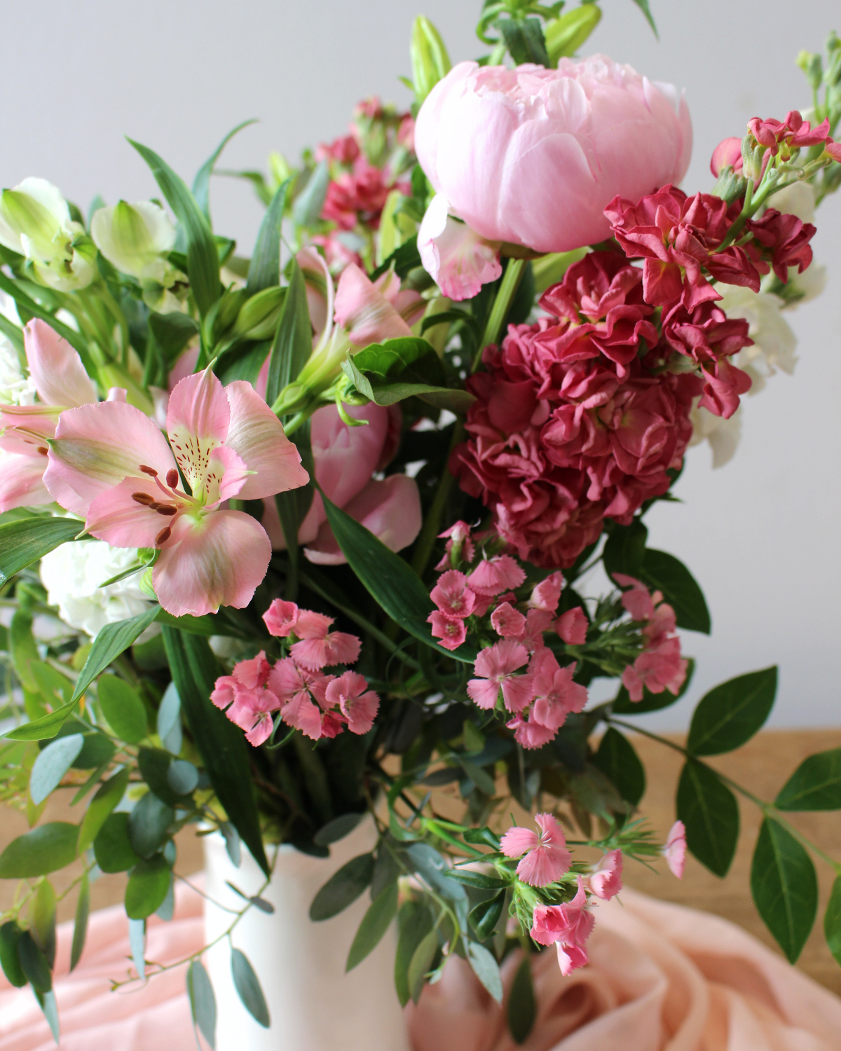 🤍  Spécial fête des mères : un bouquet L aux couleurs douces + un atelier pour 99,90 € (au lieu de 120,20€)