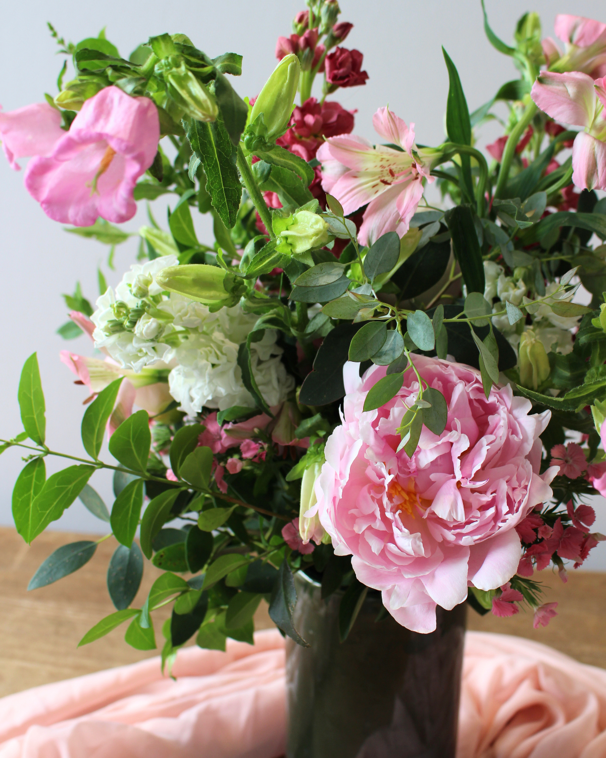 🤍  Spécial fête des mères : un bouquet L aux couleurs douces + un atelier pour 99,90 € (au lieu de 120,20€)