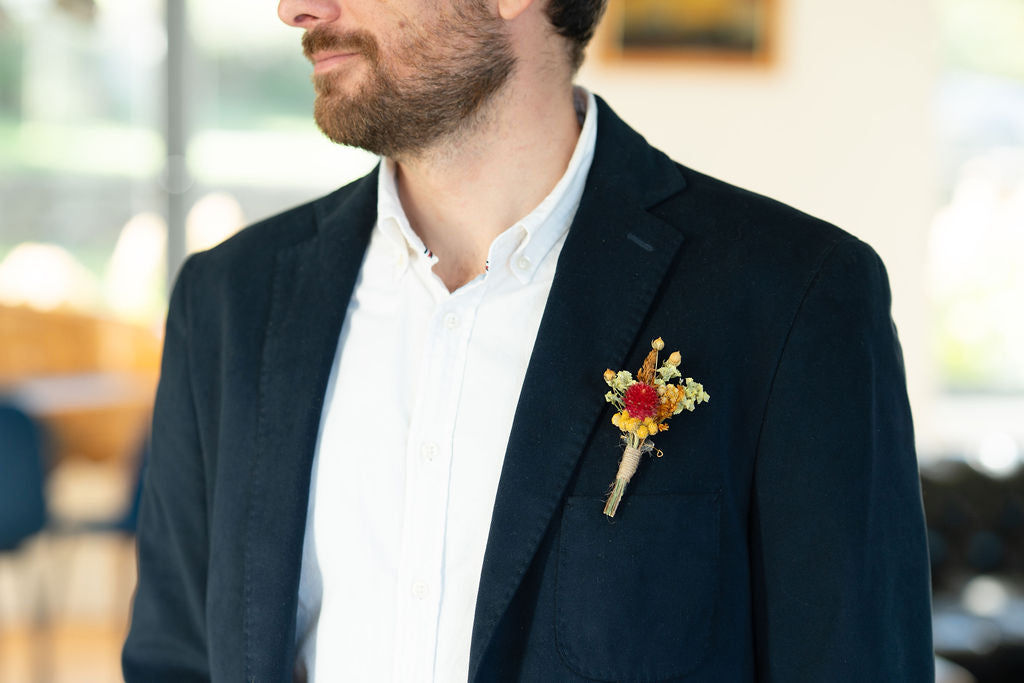 Boutonnière en fleurs séchées pour cérémonie - BRÉHAT